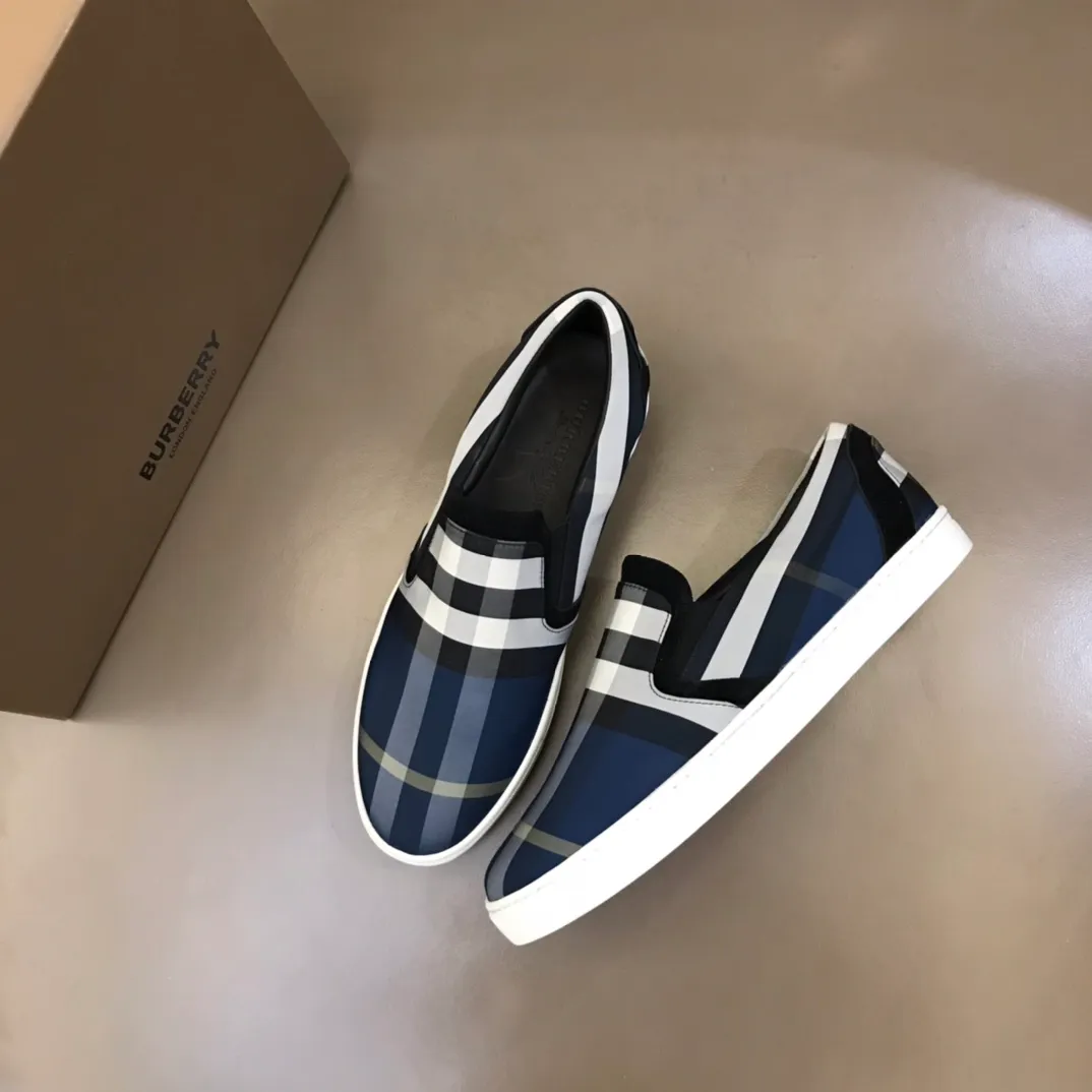 p340 "BURBERR*" men's classic low-top sneakers are reinterpreted in Vintage checkered cotton and matte calfskin, decorated with a new brand logo. First-layer sheepskin lining, embossed Burberry logo on the heel, and original TPU outsole! Size: 38-44